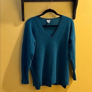 Halogen Women's V-Neck Sweater in Teal Blue